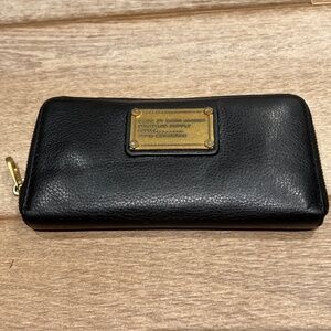 Marc by Marc Jacobs Vertical Zippy Wallet